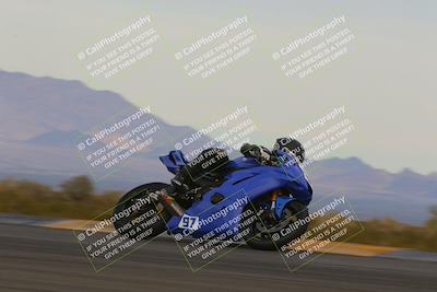 media/Dec-17-2022-SoCal Trackdays (Sat) [[224abd9271]]/Turn 9 Side (245pm)/